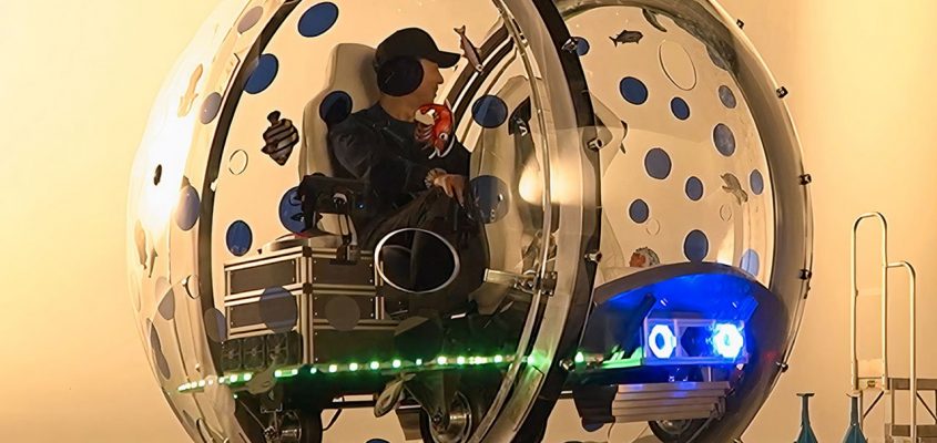 Toyota построила прозрачную сферу на колёсах — фантазийное «колесо для хомяка»