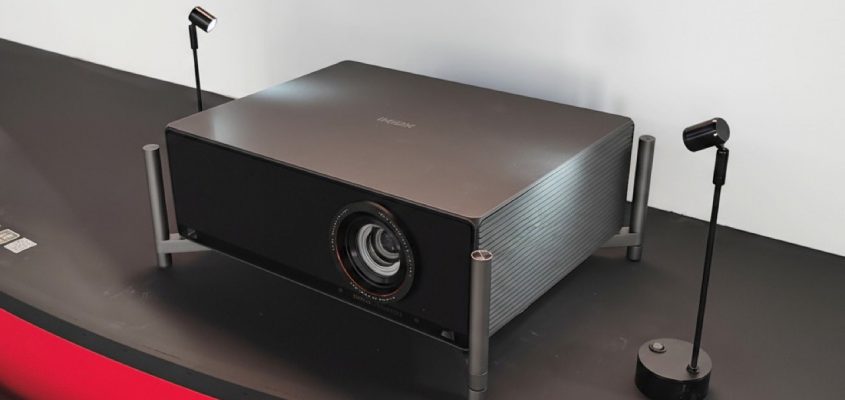 Новый профессиональный 4K-проектор XGIMI Titan от XGIMI — как ‘момент Формулы 1’ компании